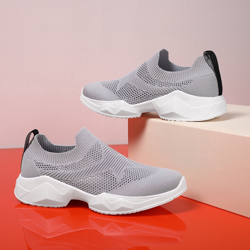 breathable walking trainers