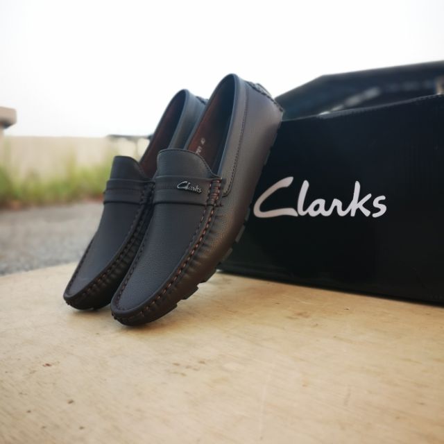 clarks shopee