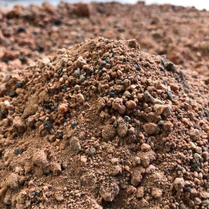 TANAH BAKAR/MERAH *Red Burnt Soil* @ TANAH HITAM/CAMPUR *MIX BLACK SOIL* (MAX 4KGS) sesuai untuk semua tanaman dan pokok