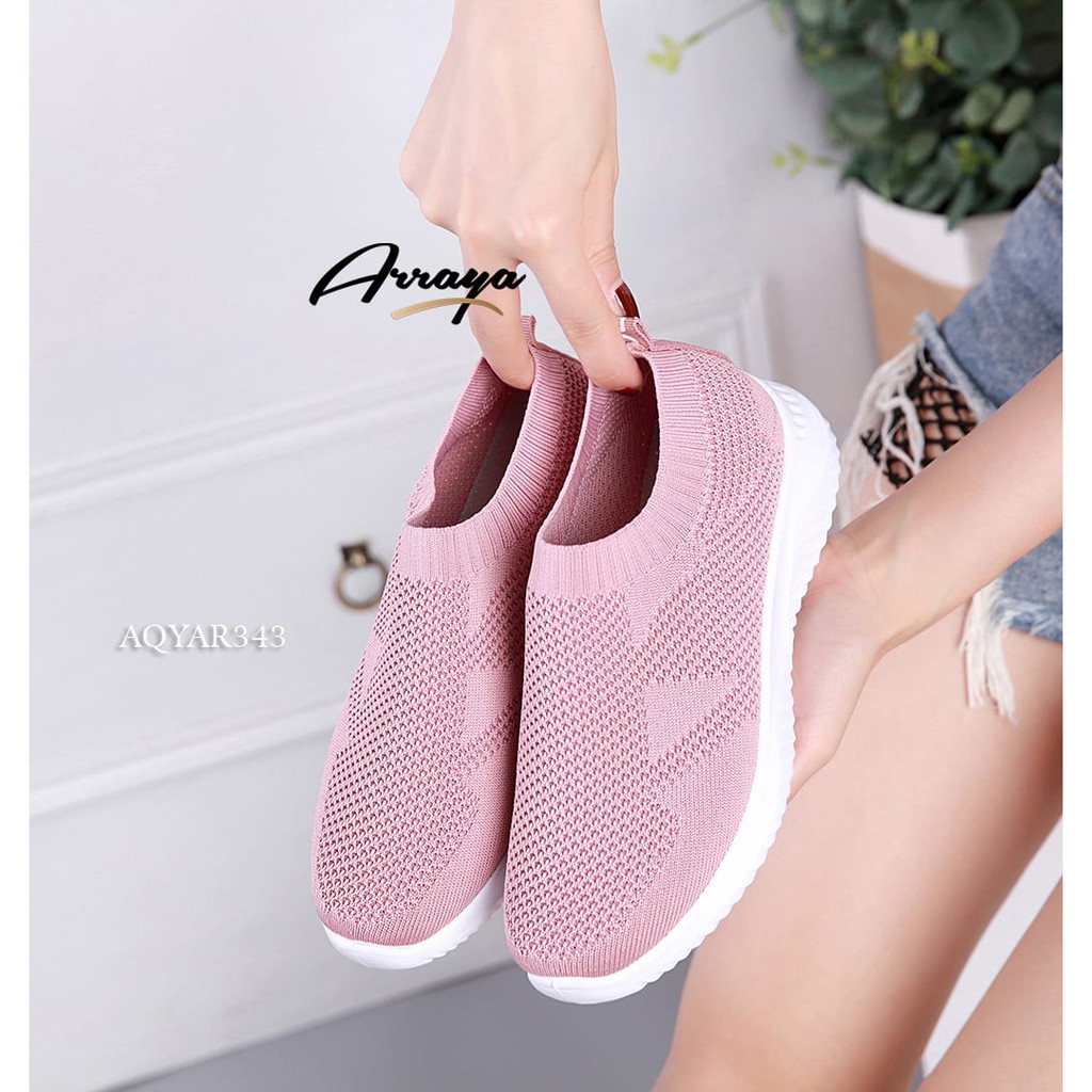 arraya flyknit sneakers