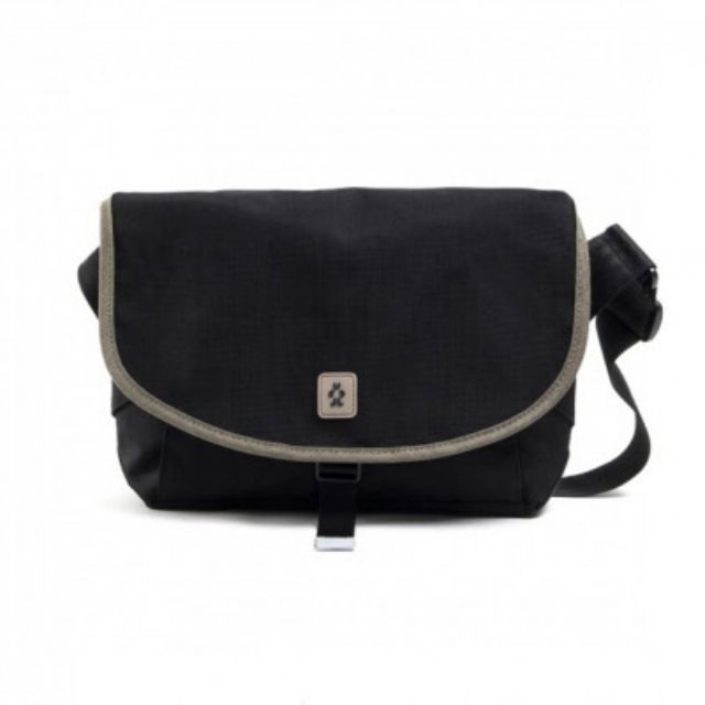 crumpler messenger bag