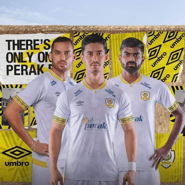 jersi perak 2019 umbro