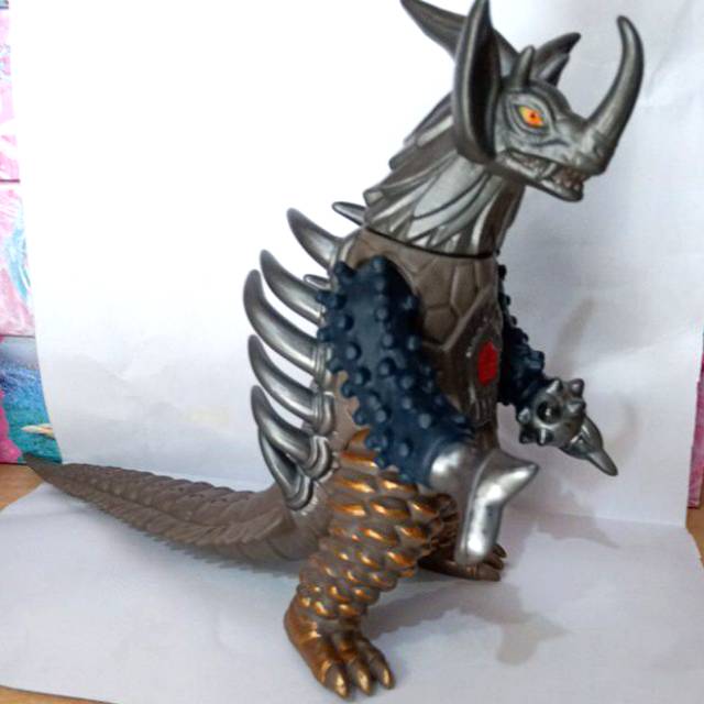 Tyrant Kaiju Monster Ultraman Action Figure | Shopee Malaysia