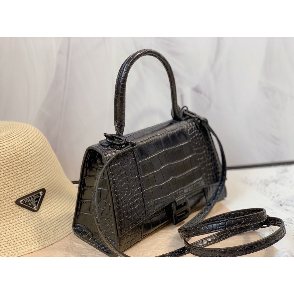 balenciaga dumpling bag