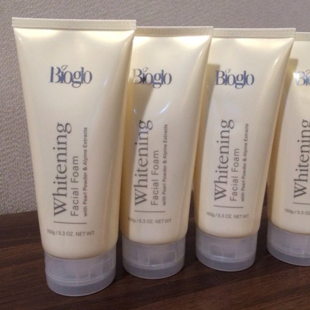 bioglo whitening facial foam