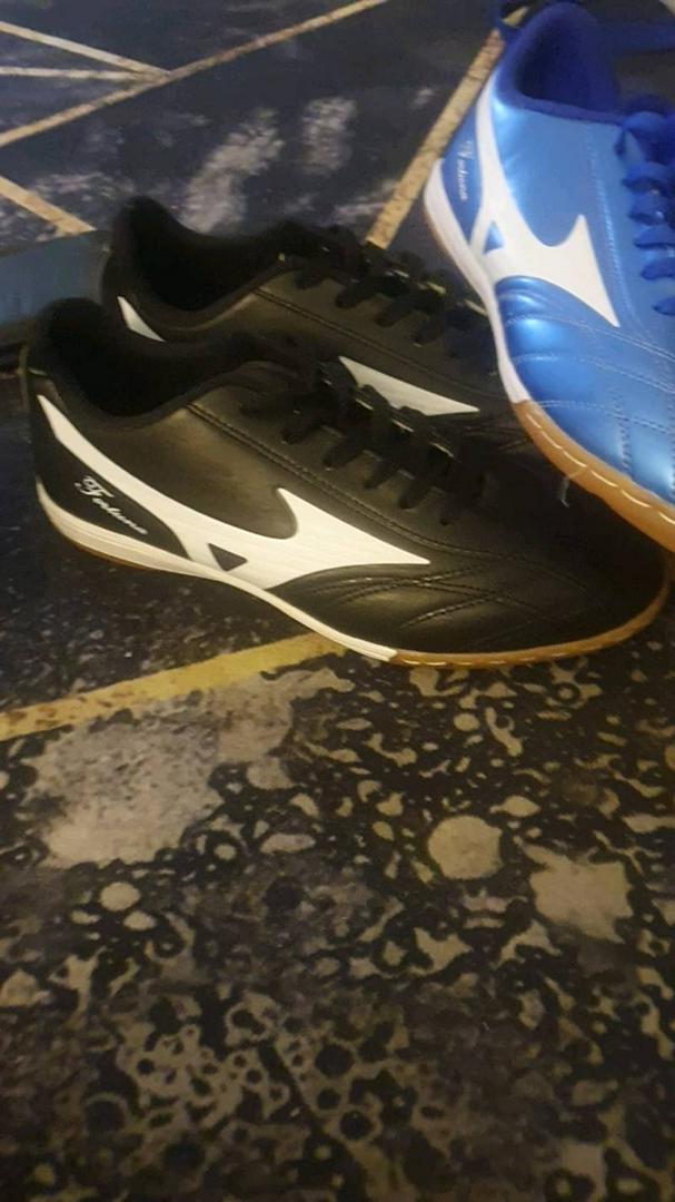 tenis futsal mizuno fortuna