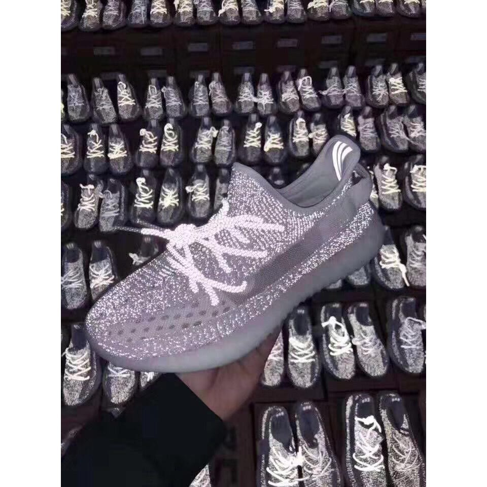 Giy Yeezy Boost 350 V2 Static Reflective ph n quang Reviews