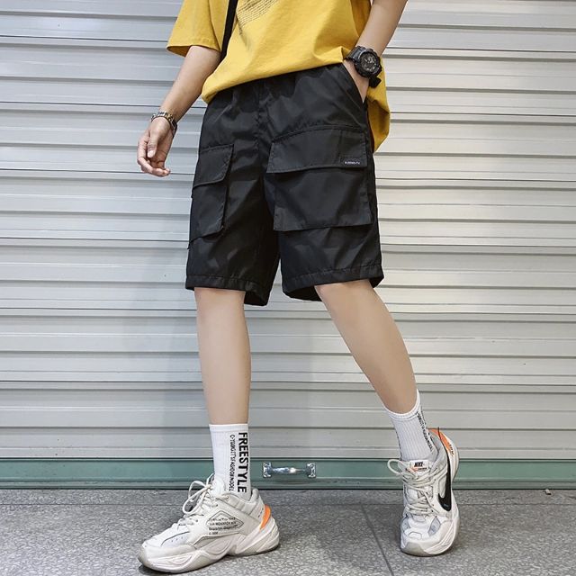 loose short pants