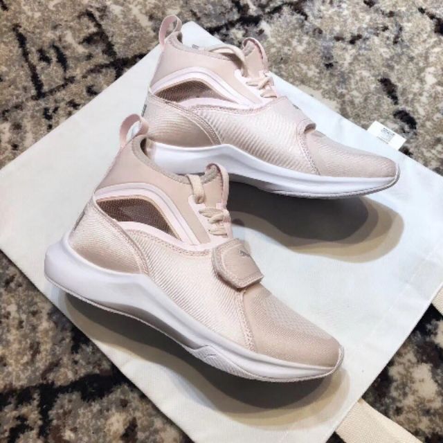 phenom lux puma selena gomez