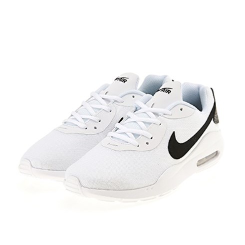 air max oketo on feet