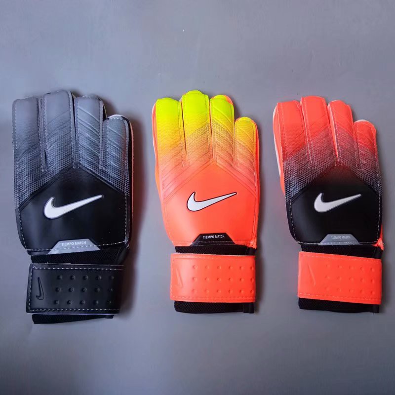 nike goalkeeper gloves size 8