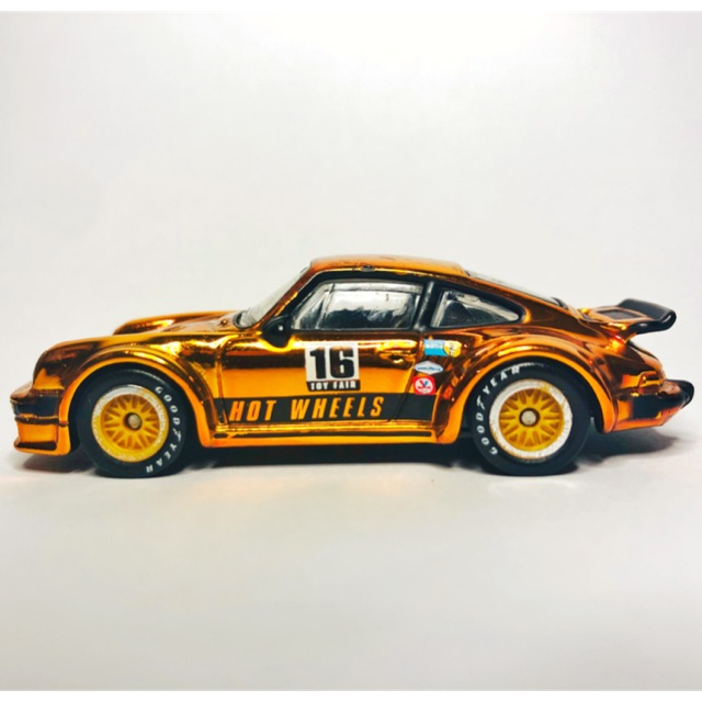 hot wheels porsche toy fair