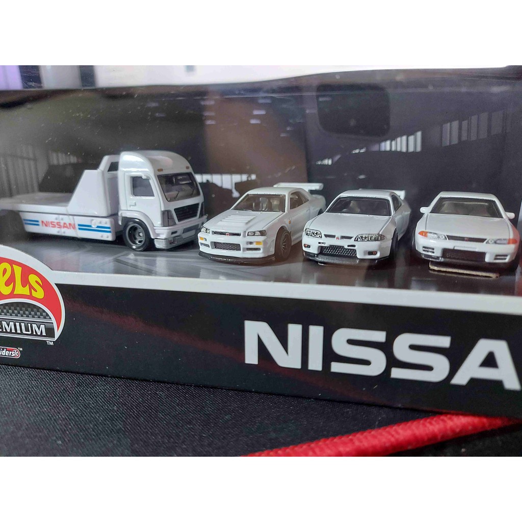 Hot Wheels Premium Nissan GTR Garage Set Box Set READY STOCK ITEM