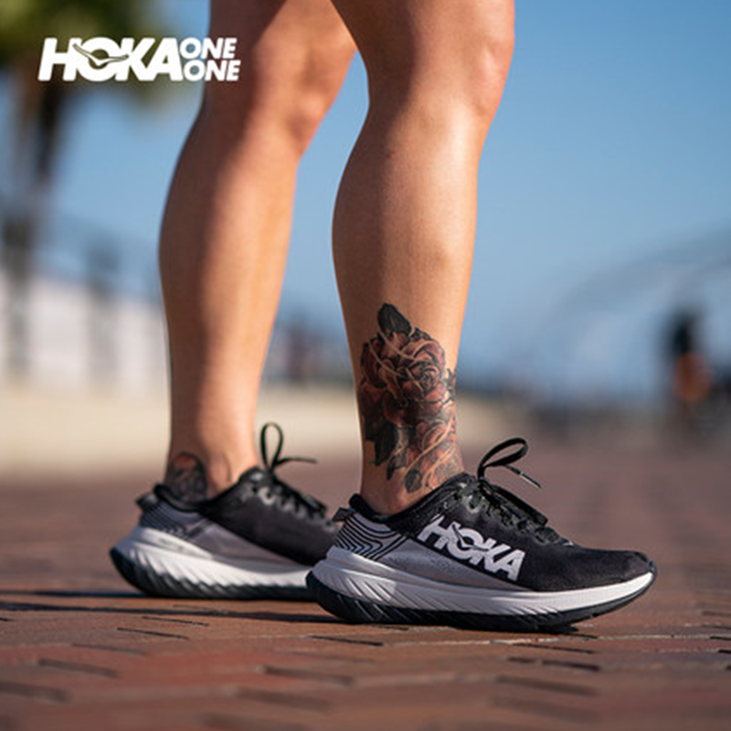 hoka one one carbon plate