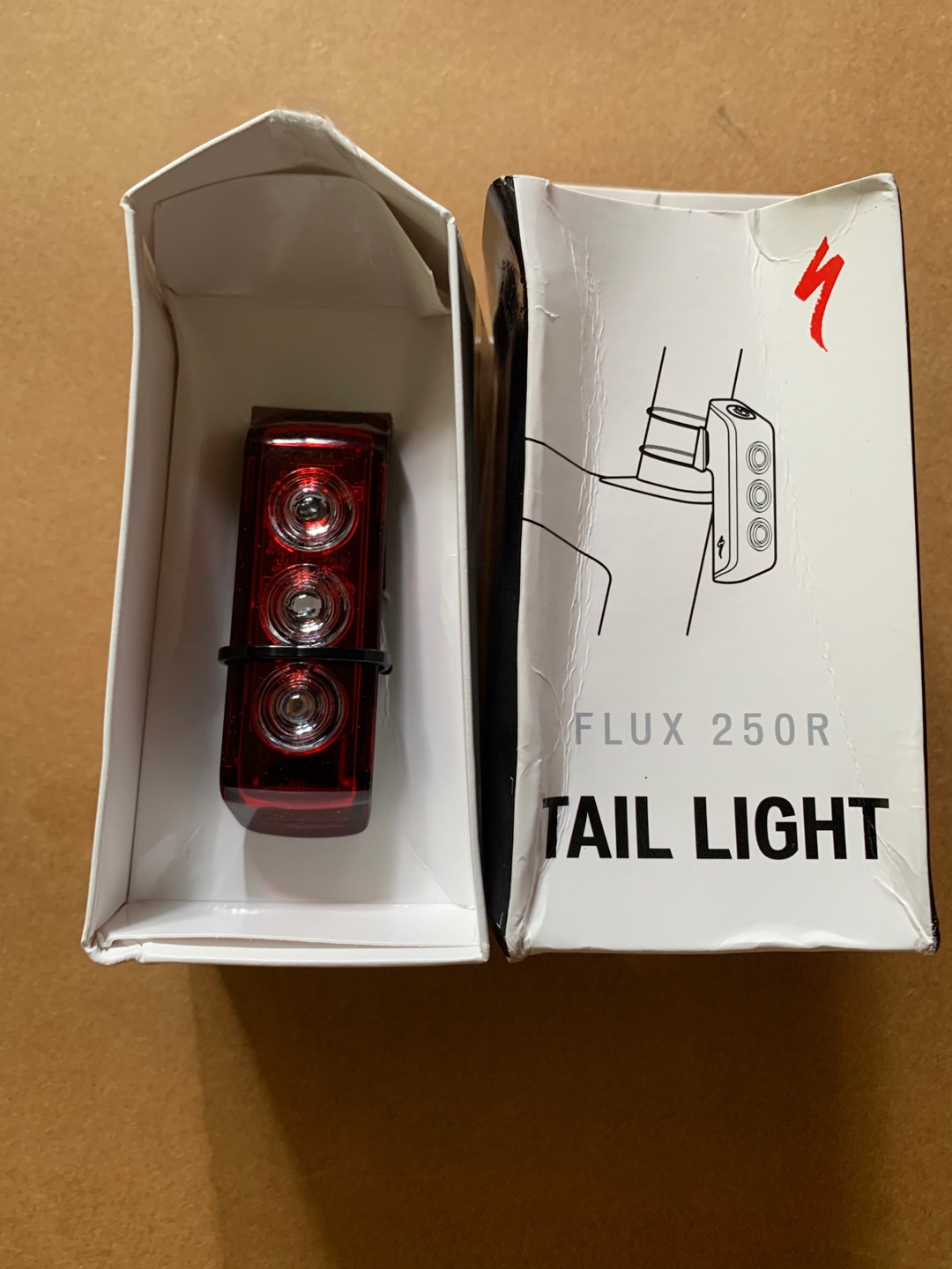 specialized flux 250r taillight