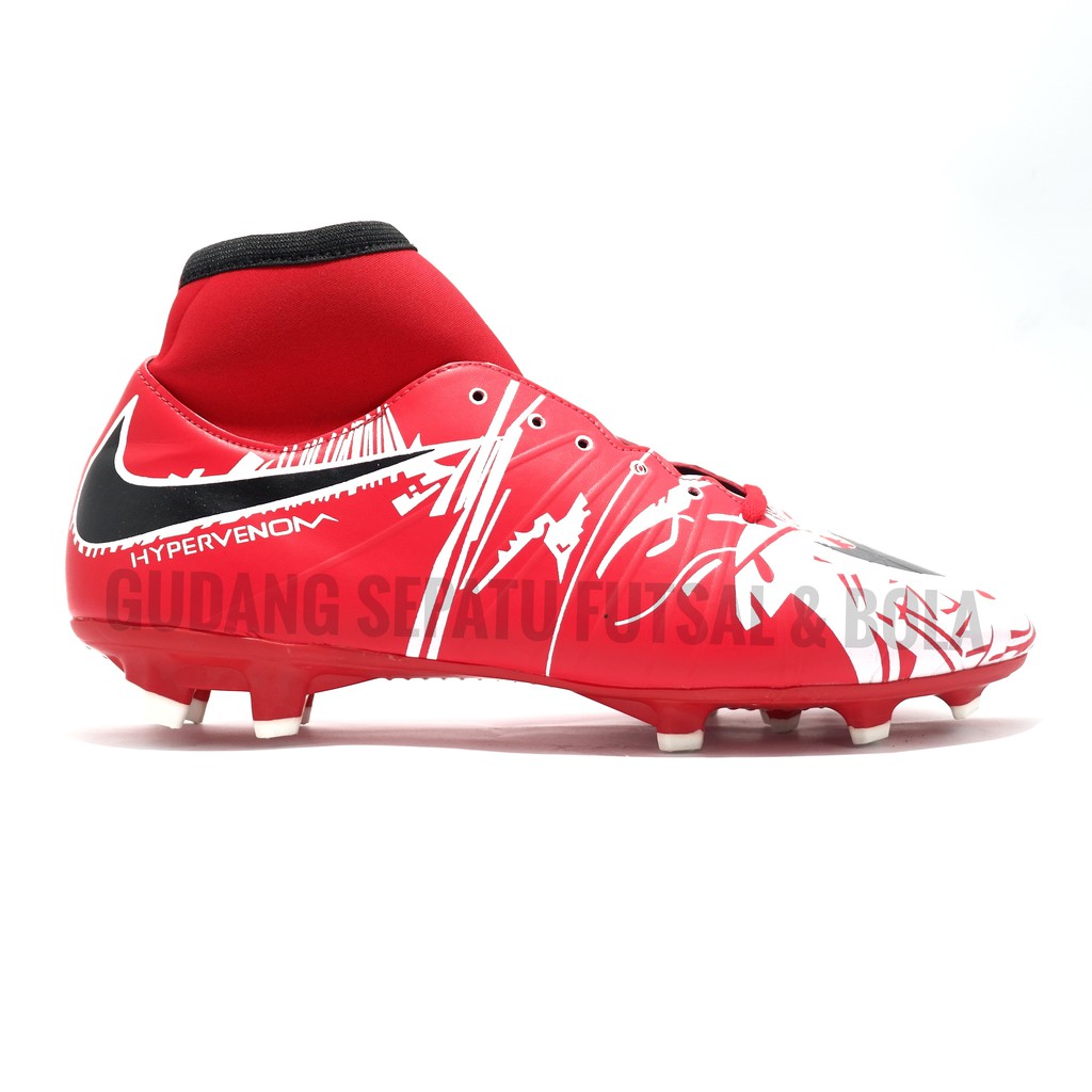 nike hypervenom superfly