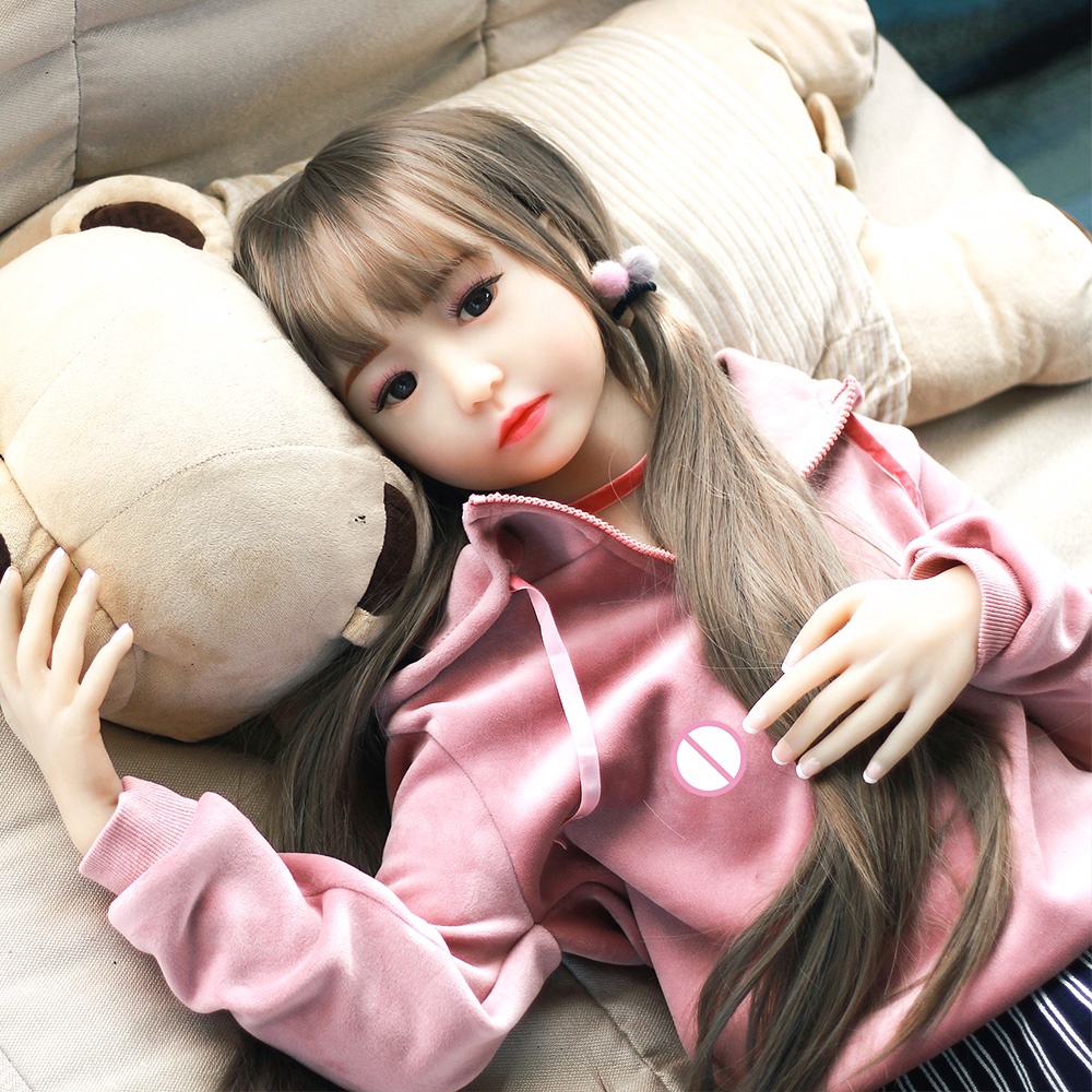 lifelike silicone doll