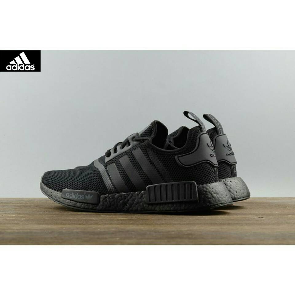 adidas nmd r1 all black