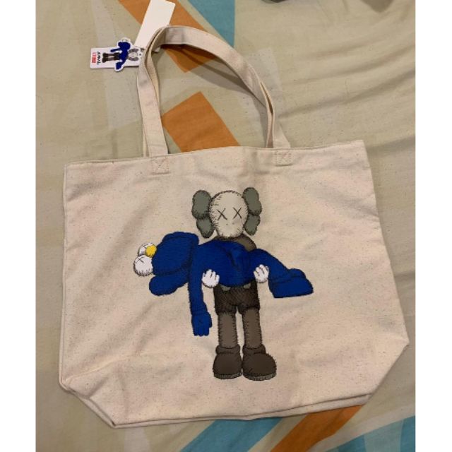 uniqlo kaws tote bag malaysia