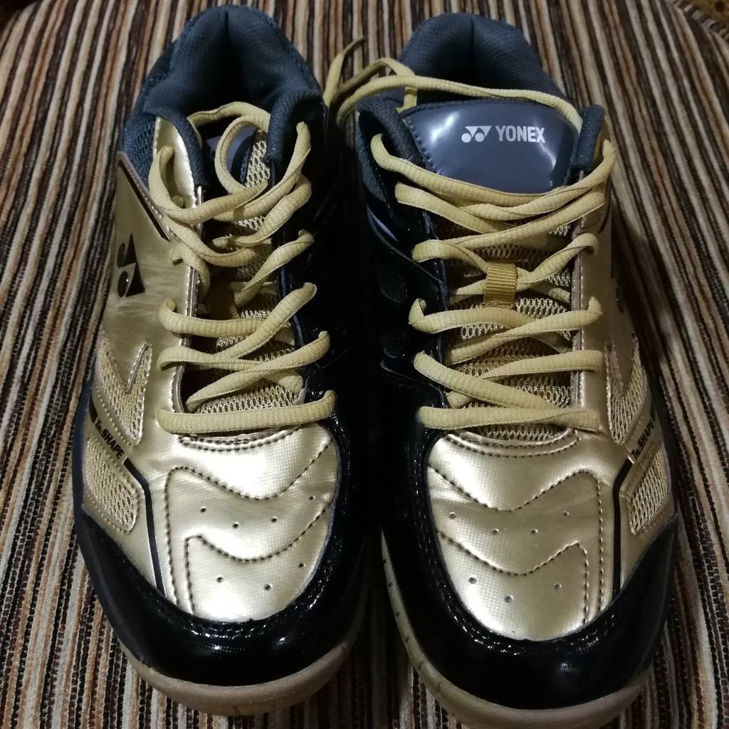 yonex court ace light badminton shoes
