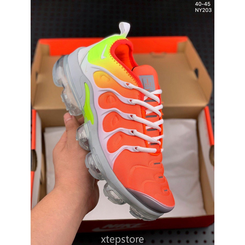 vapormax plus orange