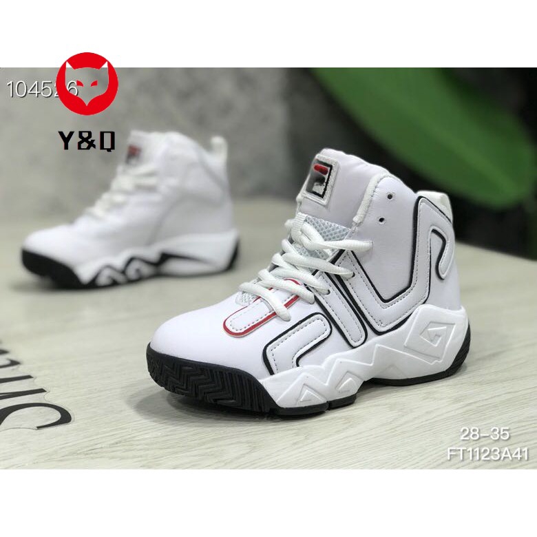kids cross training shoes