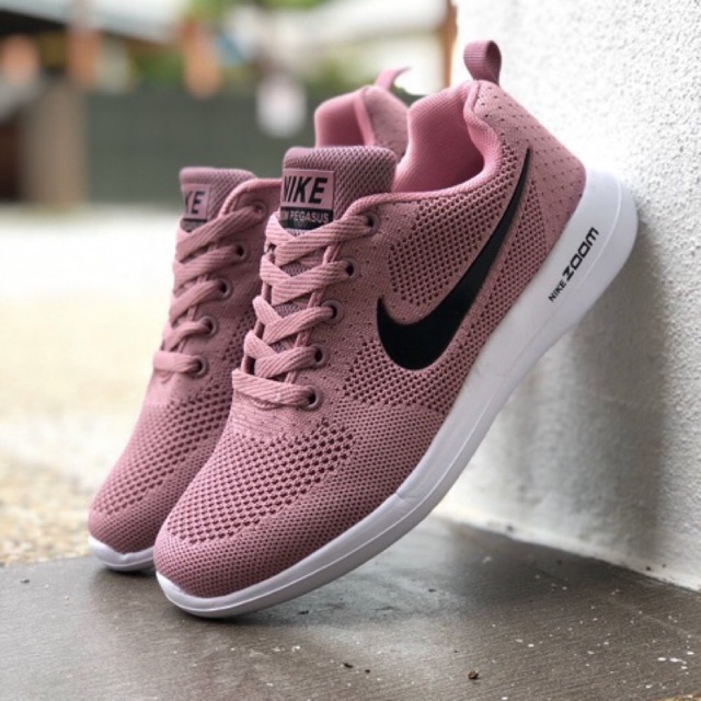 dusty pink nike shoes