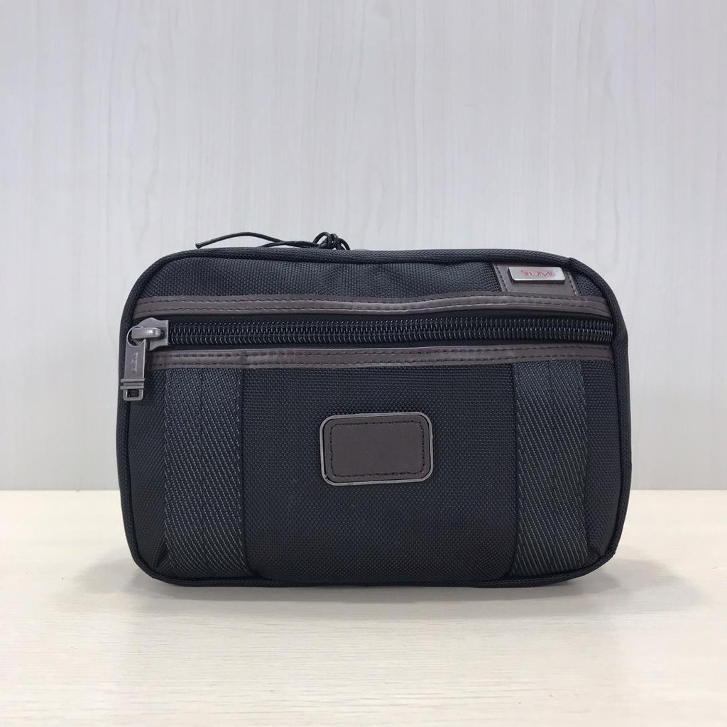 tumi clutch malaysia