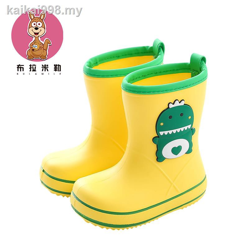 boys water shoes size 3