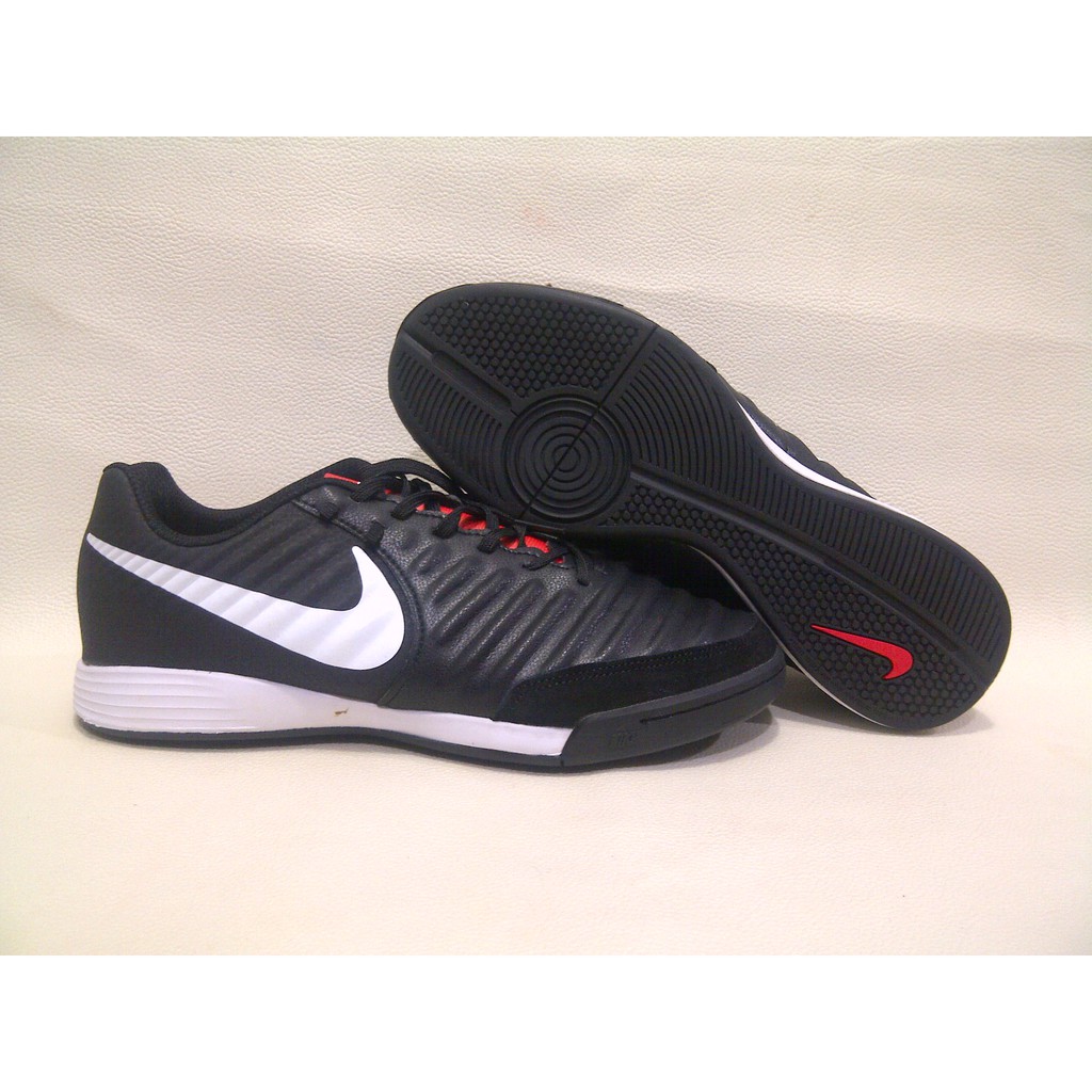 nike tiempo futsal black