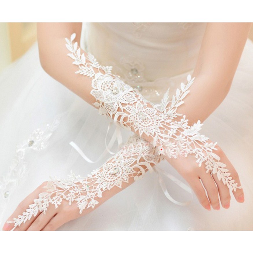 ivory lace fingerless gloves bridal