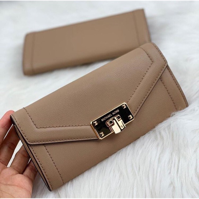 michael kors kinsley wallet