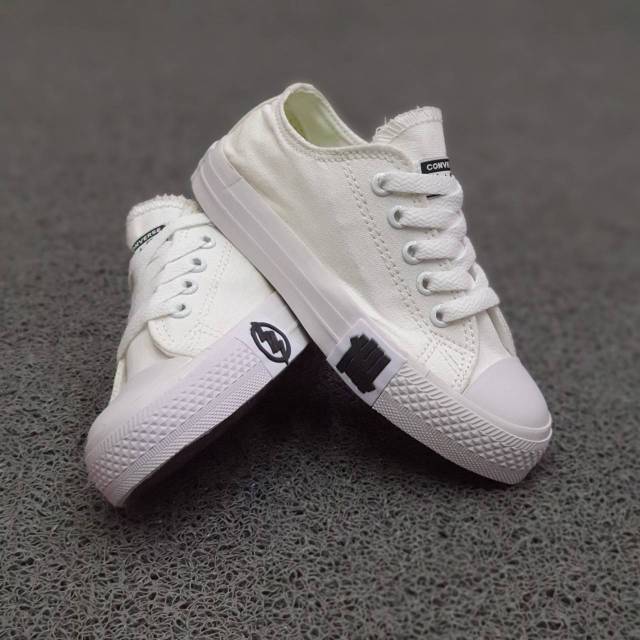 converse undefeated low