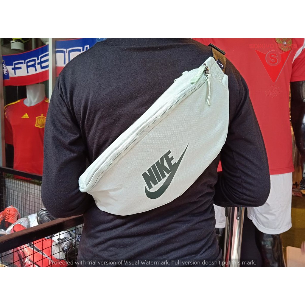 nike heritage hip pack