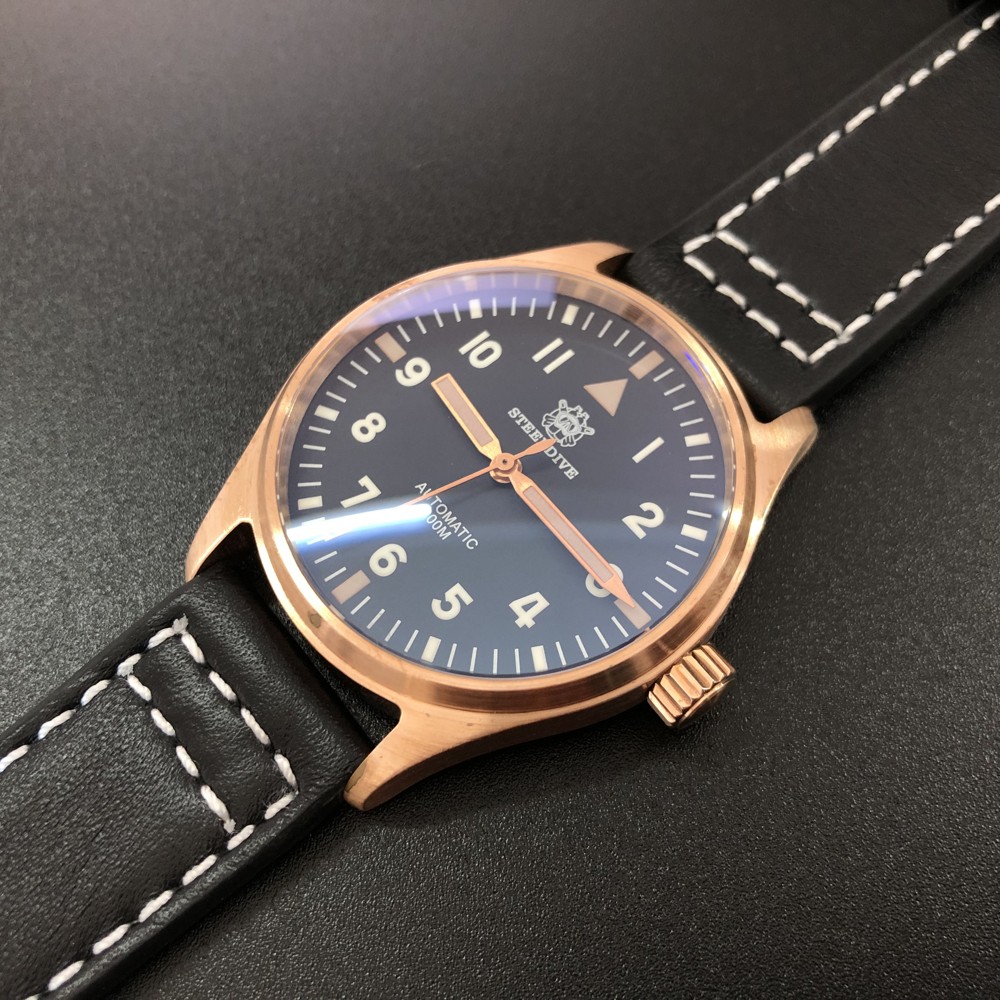 39mm dive watch