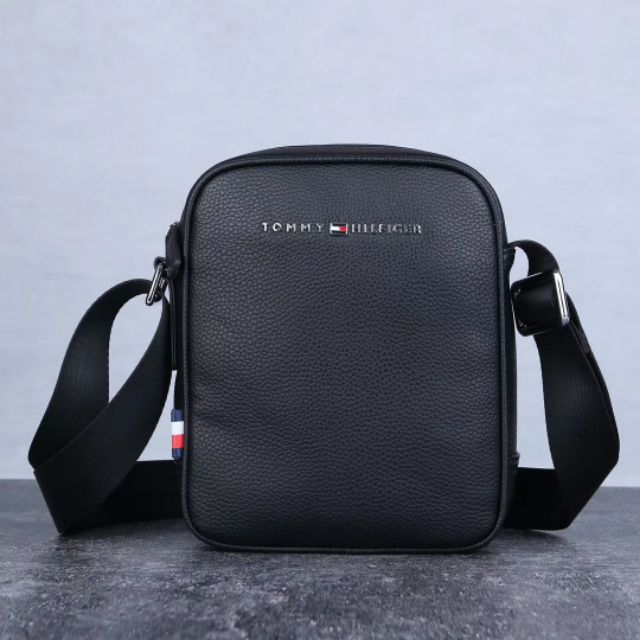 tommy hilfigure man bag