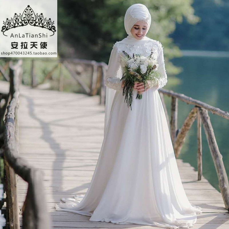 simple muslimah wedding dress