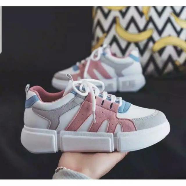 dv sneakers