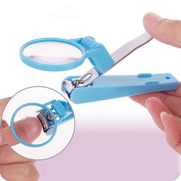 nail cutter with magnifying glass