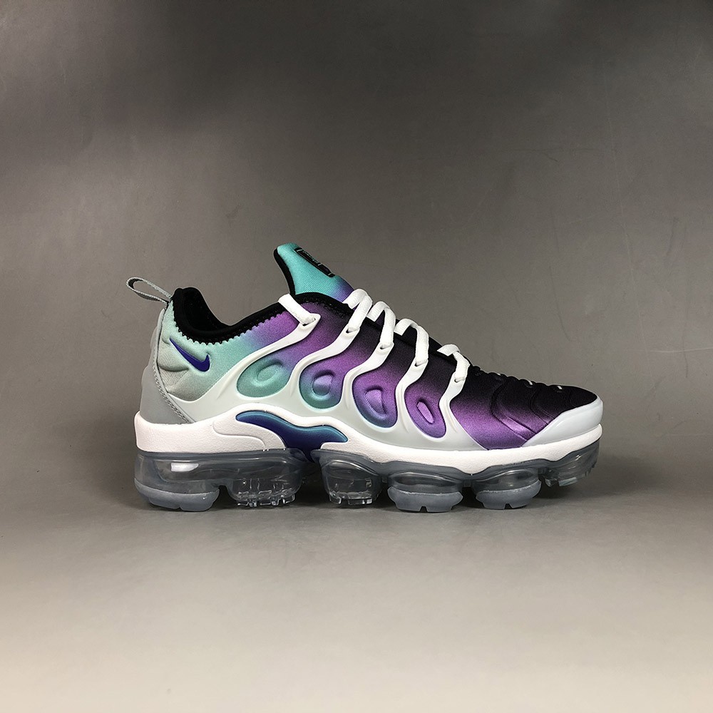 nike vapormax plus grape