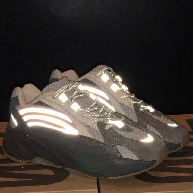 yeezy cement 700