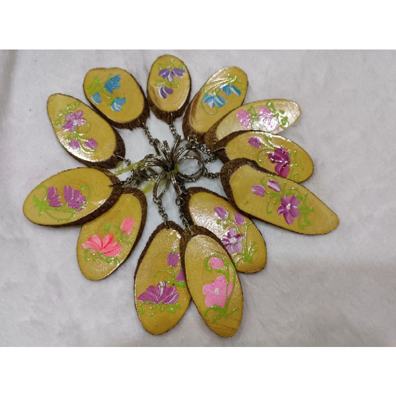 [BORONG] RM1.10 * 12PCS WOODEN KEYCHAIN WITH PAIN FLOWER KEYCHAIN KAYU LUKISAN BUNGA~ FROM THAILAND