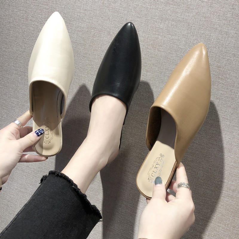 pointed pumps flat