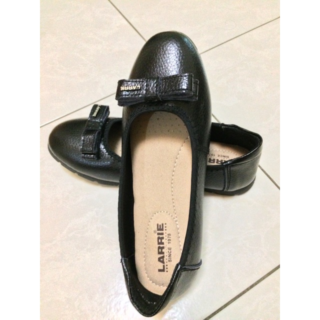 branded flat shoes for ladies