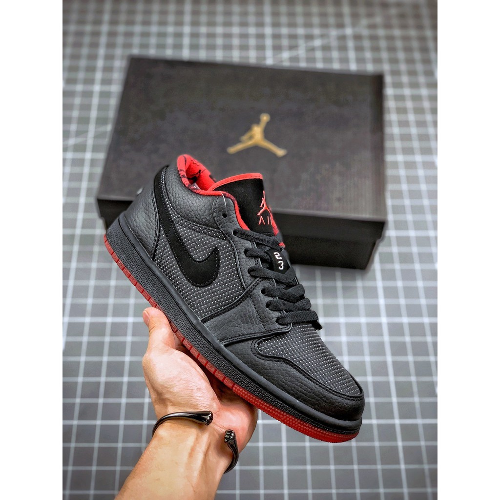 jordan 1 retro low black metallic silver varsity red