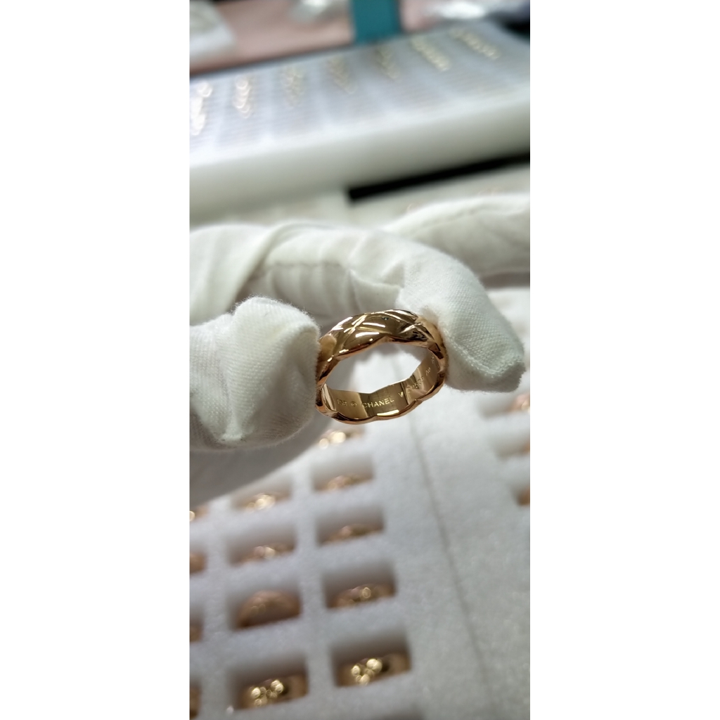 Chanel Coco Crush Ring Quilted Motif Ring In 18k Yellow Gold Shopee Malaysia