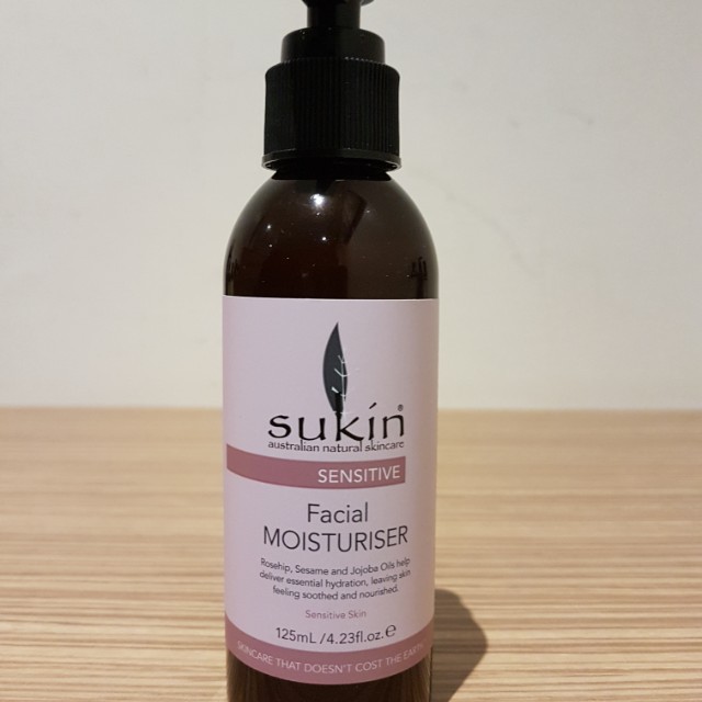 sukin sensitive facial moisturizer