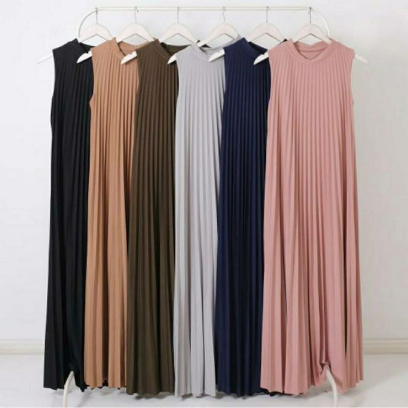 Long Pleated Dress Pleated/ Sleeveless Della Kuntung Sleeveless