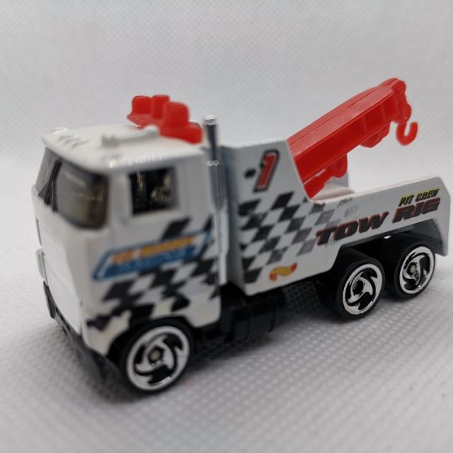 hot wheels rig wrecker