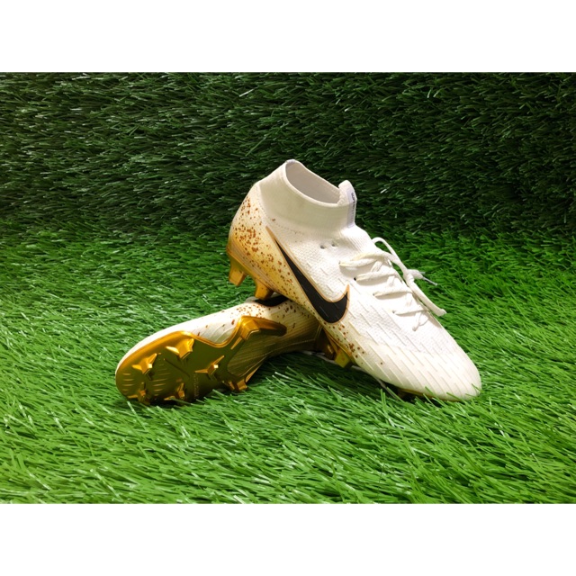 nike white and gold football boots